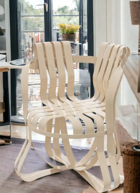 Cross Check Stuhl mit Armlehnen von Knoll International: Heller Holzstuhl mit einzigartigem, offenem Design.