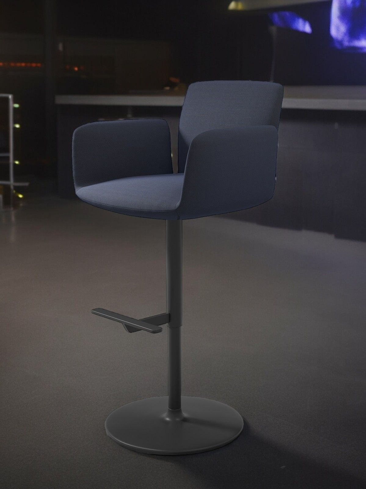 Jalis Barhocker mit Armlehnen, drehbar und mit Tellerfuß. Moderner Barstuhl für Küche oder Bar.