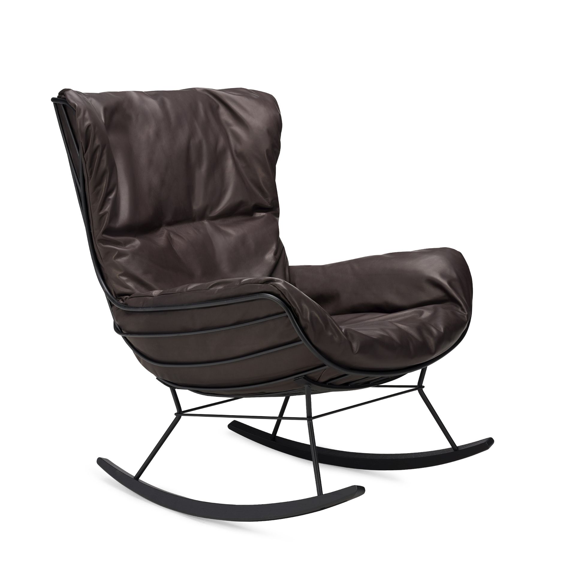 Leyasol Schaukelstuhl von Freifrau Manufaktur: Brauner Ledersessel mit schwarzem Metallgestell zum Entspannen.
