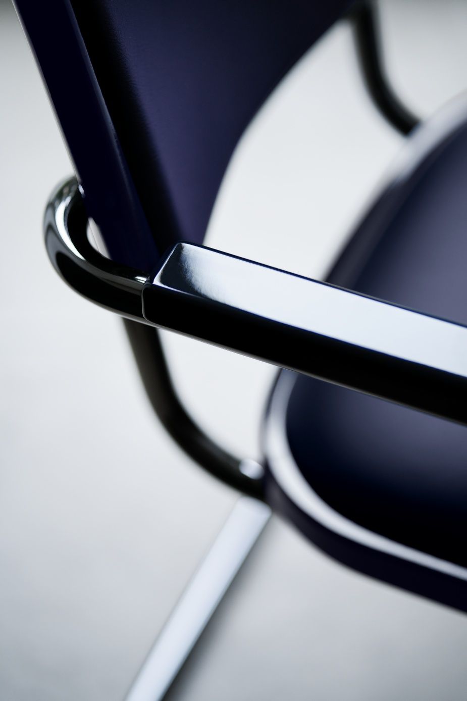 JS. Thonet by Jil Sander S 64 P / S64P Freischwinger Thonet