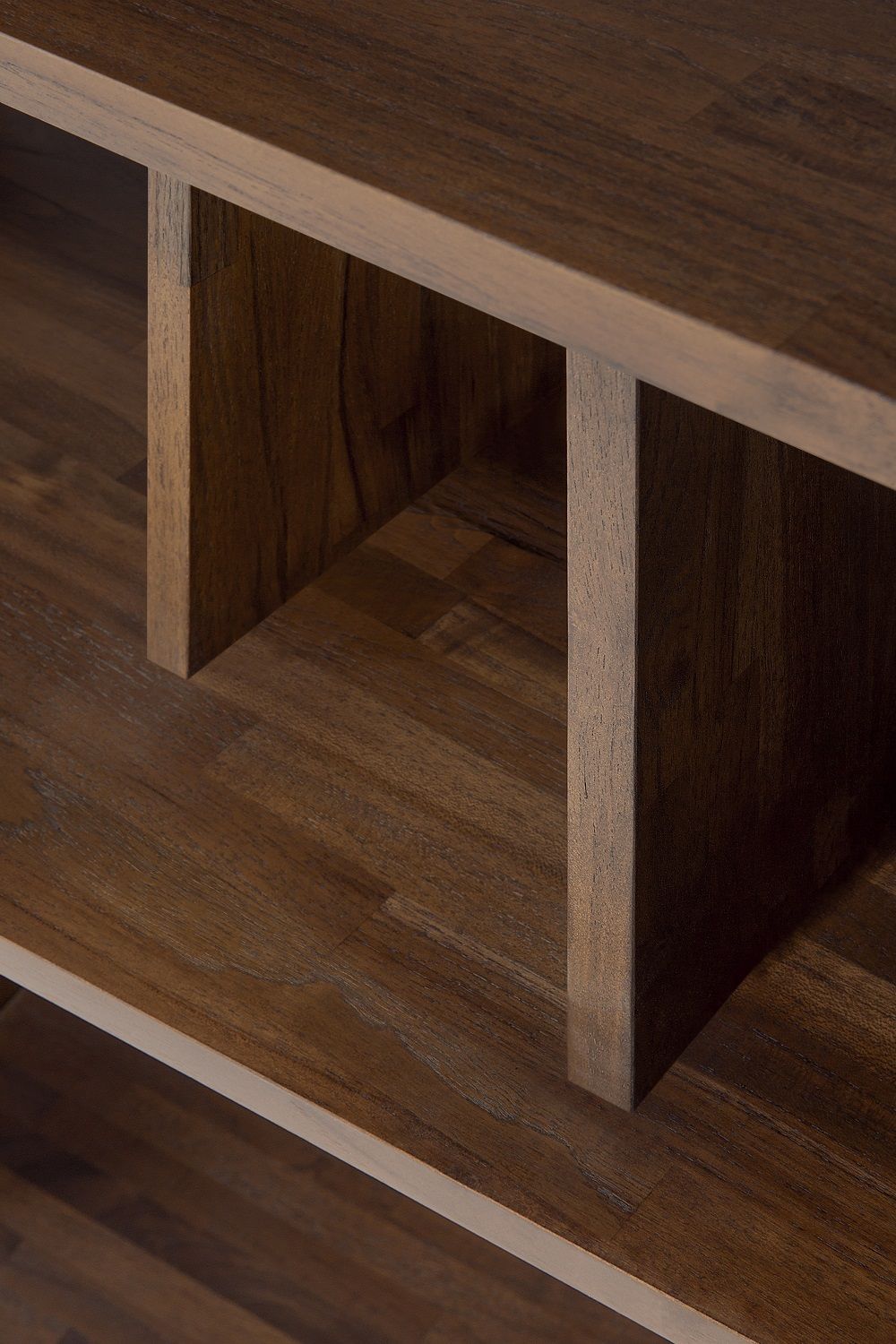 Irregular Regal Teak dunkelbraun Ethnicraft