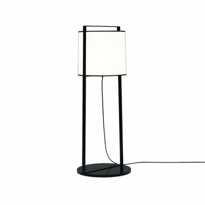 Schwarze Macao Stehleuchte von Tooy mit rechteckigem Lampenschirm und modernem Design.