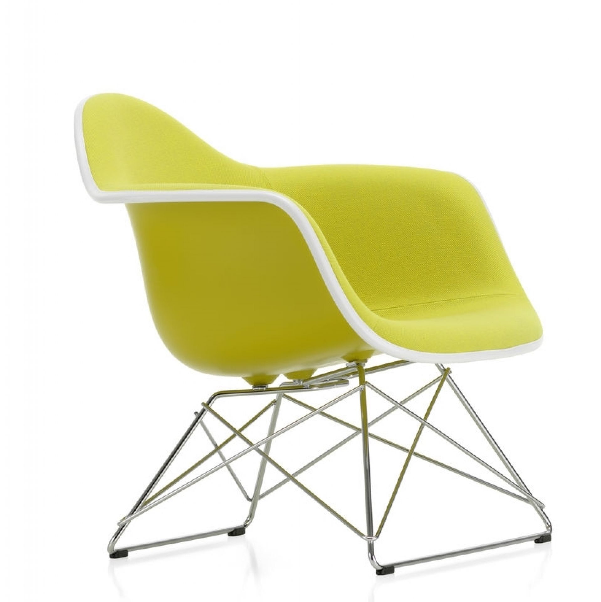 Gelber Eames Plastic Arm Chair LAR, vollgepolstert, mit verchromtem Drahtgestell. Designklassiker von Vitra.