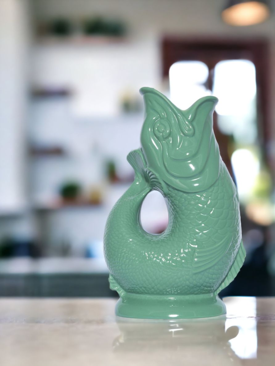 Gluckigluck Karaffe in Sea Green XL: Keramik Wasserkaraffe in Fischform, dekorative Vase.
