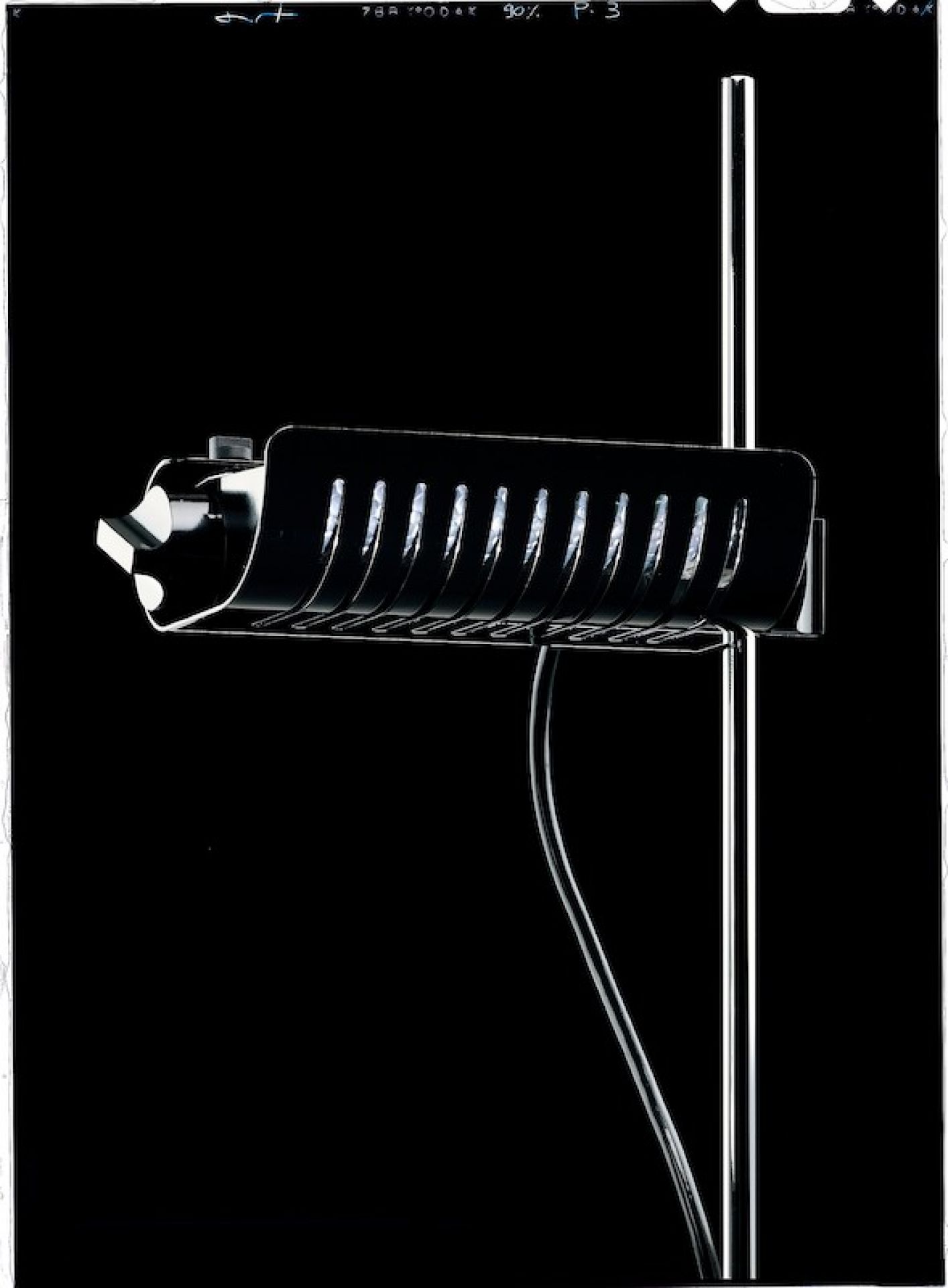 Colombo LED Stehleuchte von Oluce in Bronze/Schwarz: Moderne Stehlampe mit minimalistischem Design.