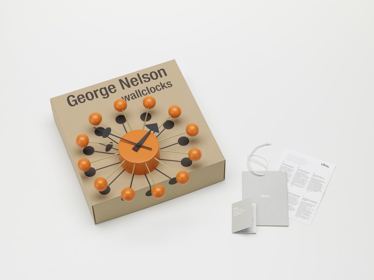 Ball Clock Wanduhr - orange Vitra