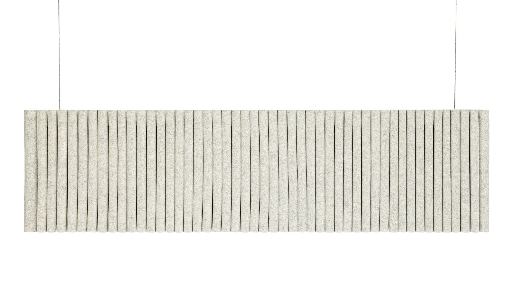 Welle Hängemodul von Hey Sign: Schallabsorbierendes Akustikelement aus Filz, hängend an dünnen Stahlseilen.