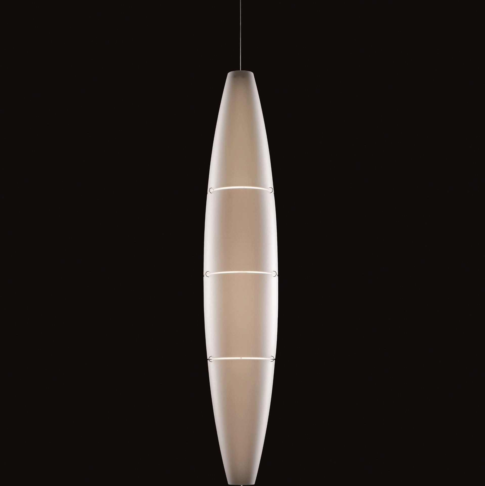 Havana Hängeleuchte: Elegante Pendelleuchte von Foscarini mit länglicher Form und indirektem Licht.