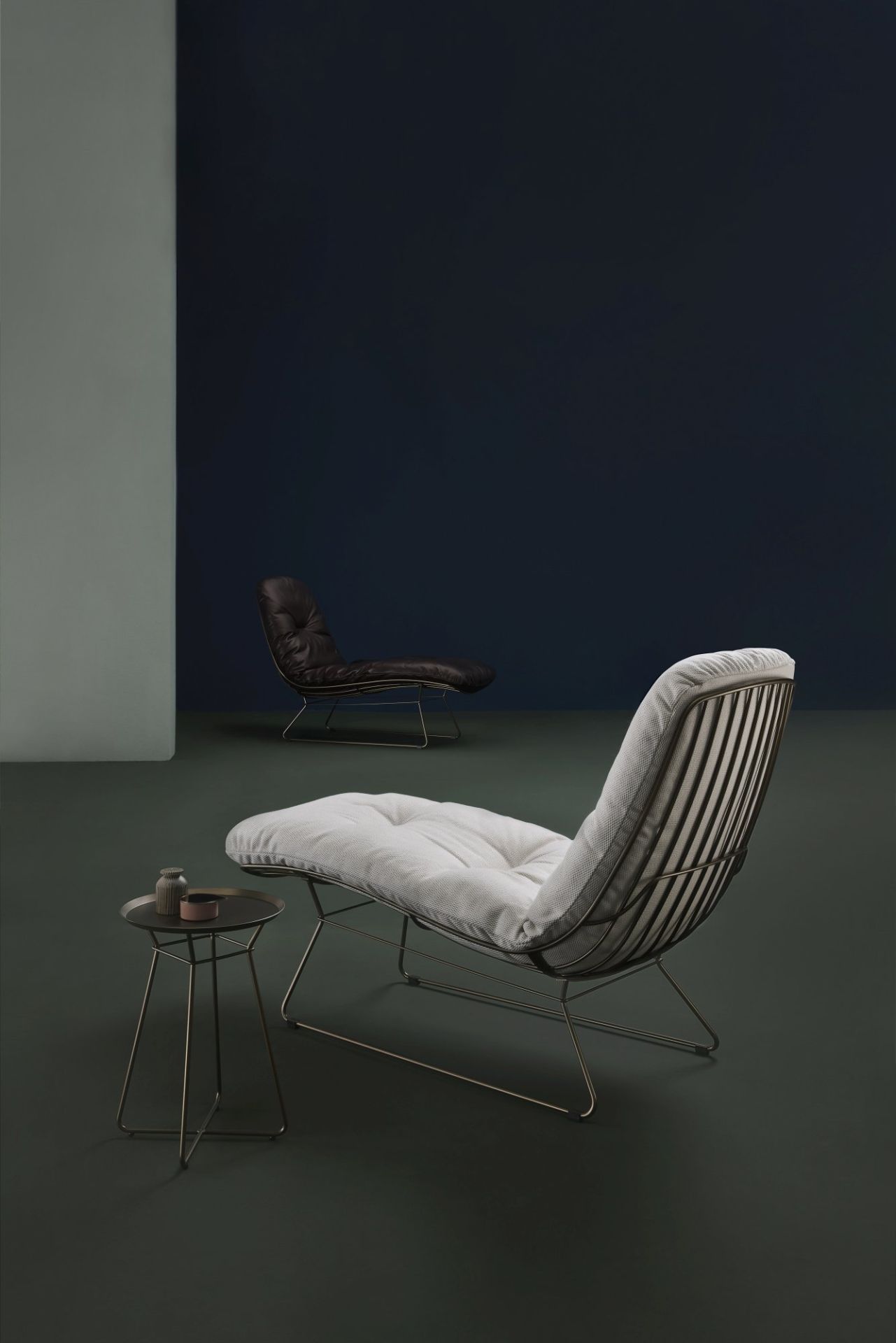 Leyasol Sonnenliege von Freifrau: Moderne Indoor/Outdoor Liege mit Metallgestell und bequemer Polsterung.