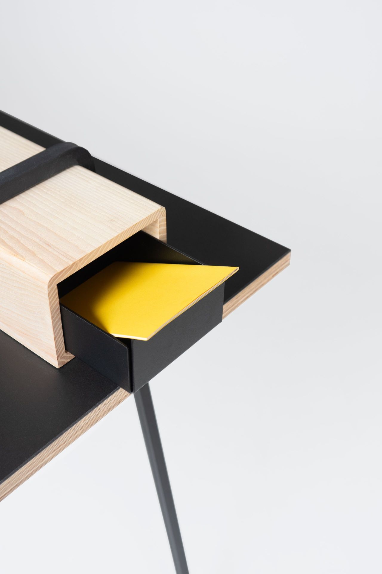 Kurt Sekretär Nils Holger Moormann