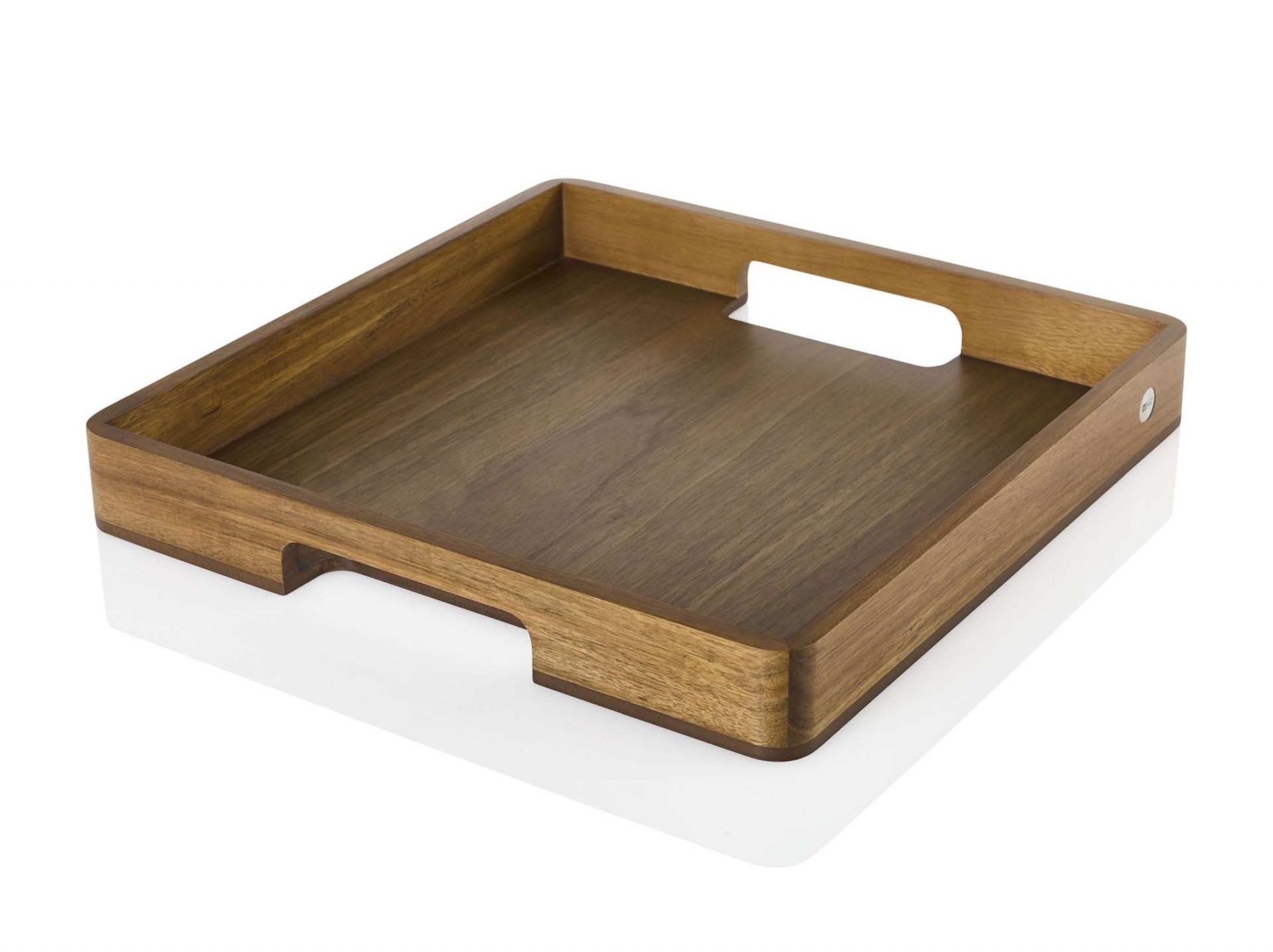 Quadratisches Serviertablett aus Holz mit Griffen, ideal für Küche und Esszimmer.