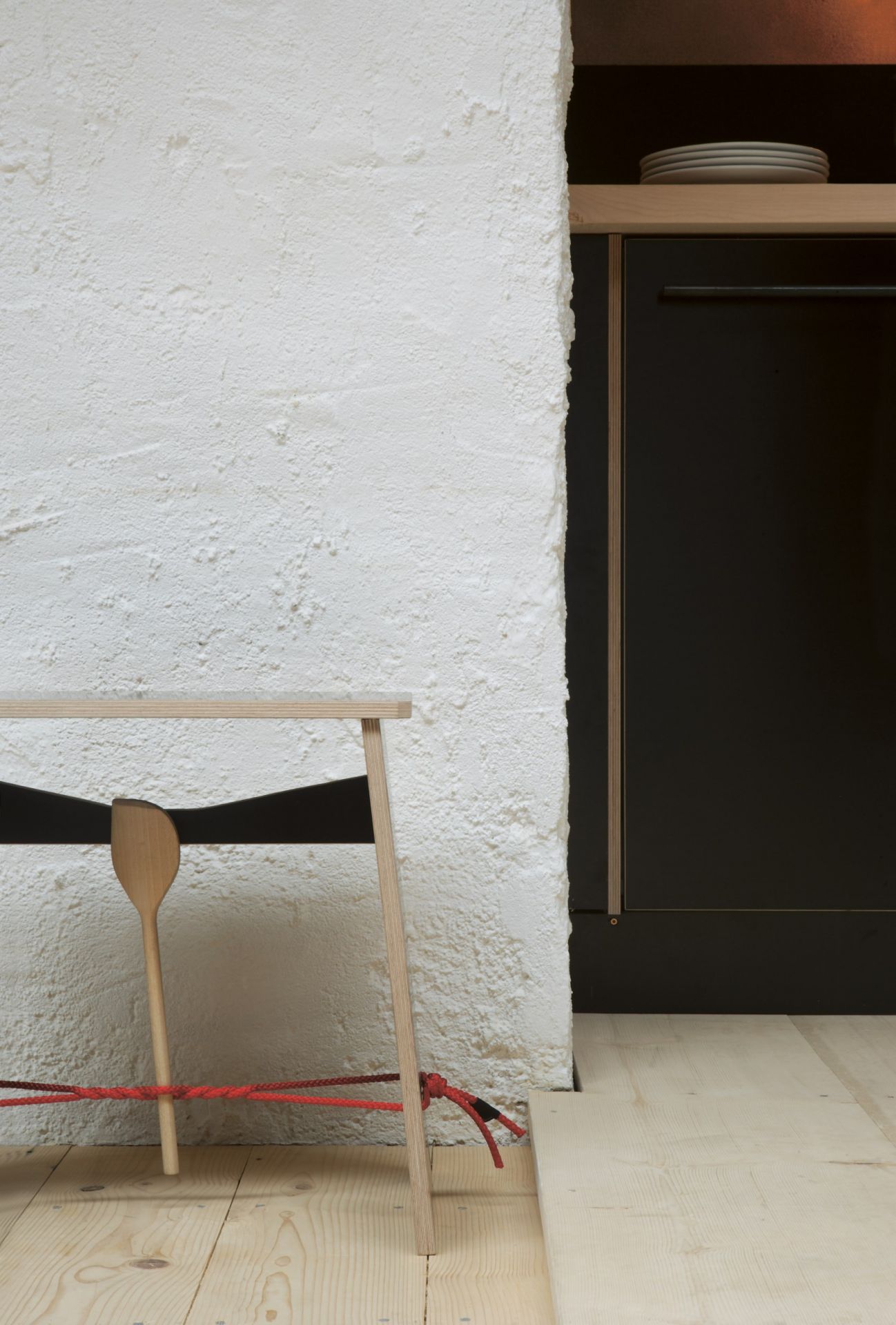 Strammer Max Hocker weiß Nils Holger Moormann