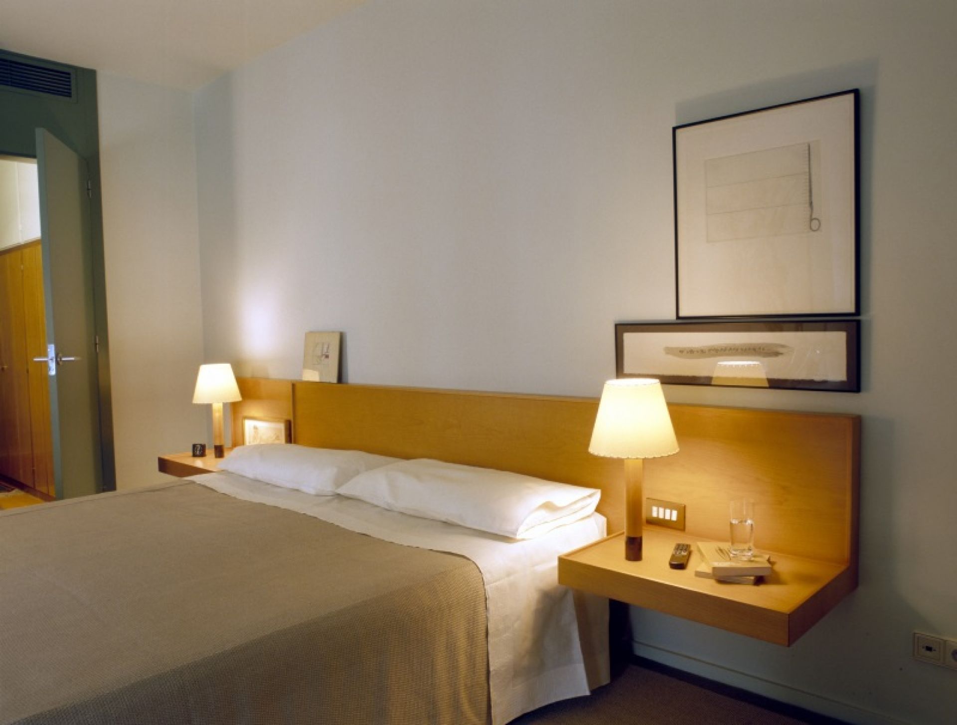 Basica Tischleuchte Santa & Cole