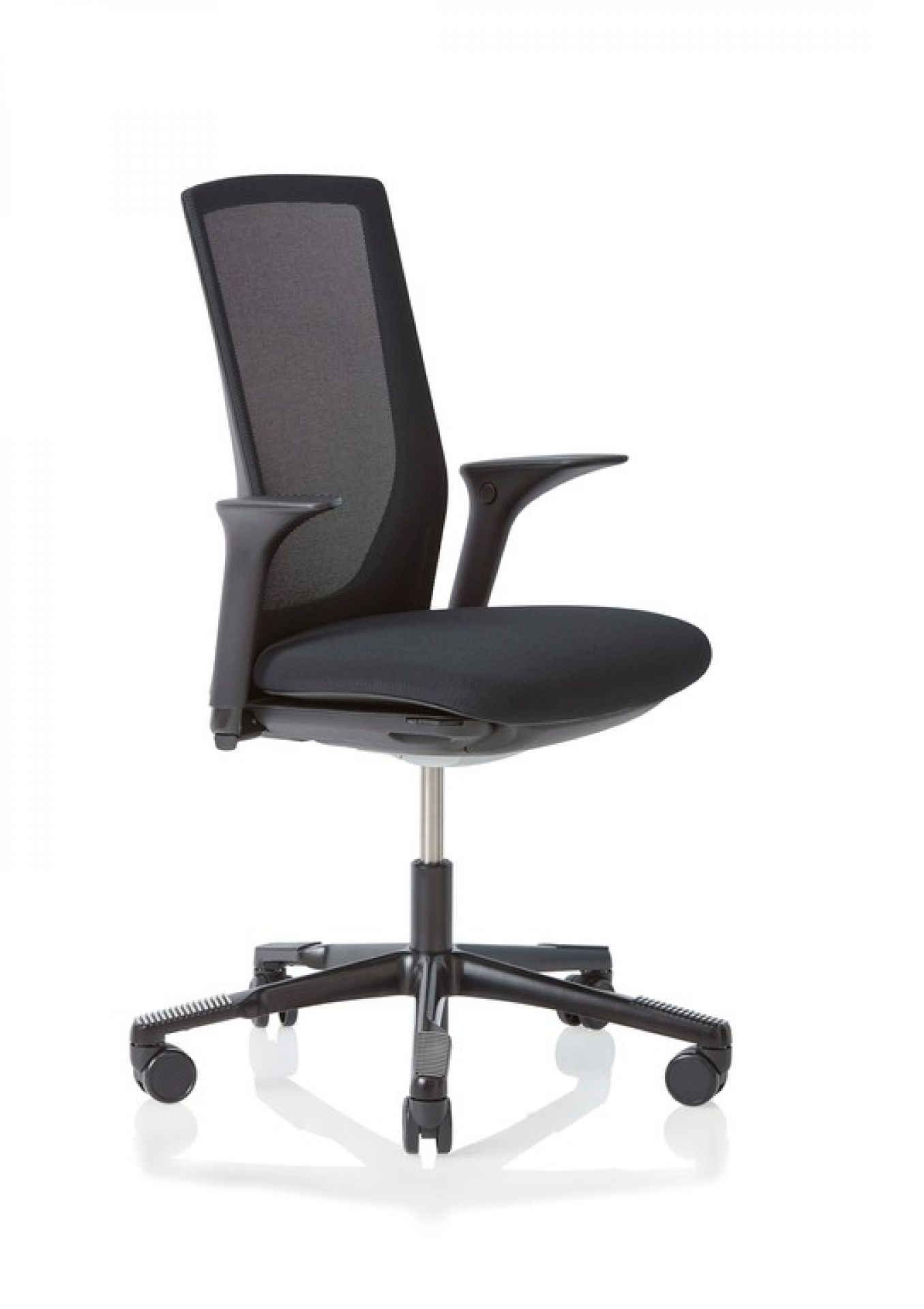 Schwarzer Futu Bürostuhl mit Netzrückenlehne und Armlehnen, ergonomischer Arbeitsstuhl für komfortables Sitzen.