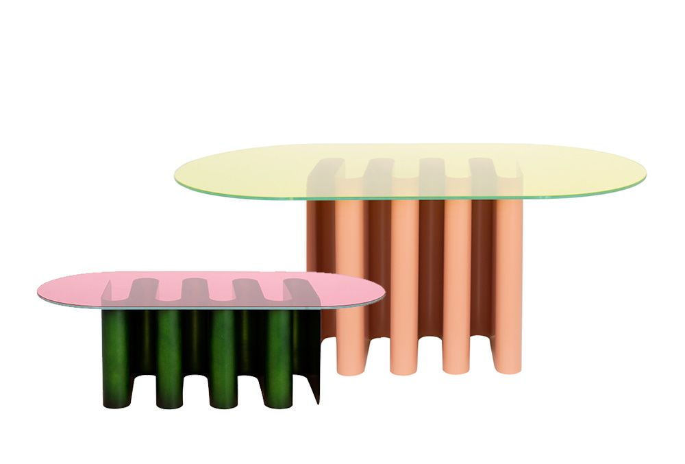 Tavolo2 Esstisch von Pulpo mit farbigen, runden Tischbeinen und Glasplatte, modernes Design.