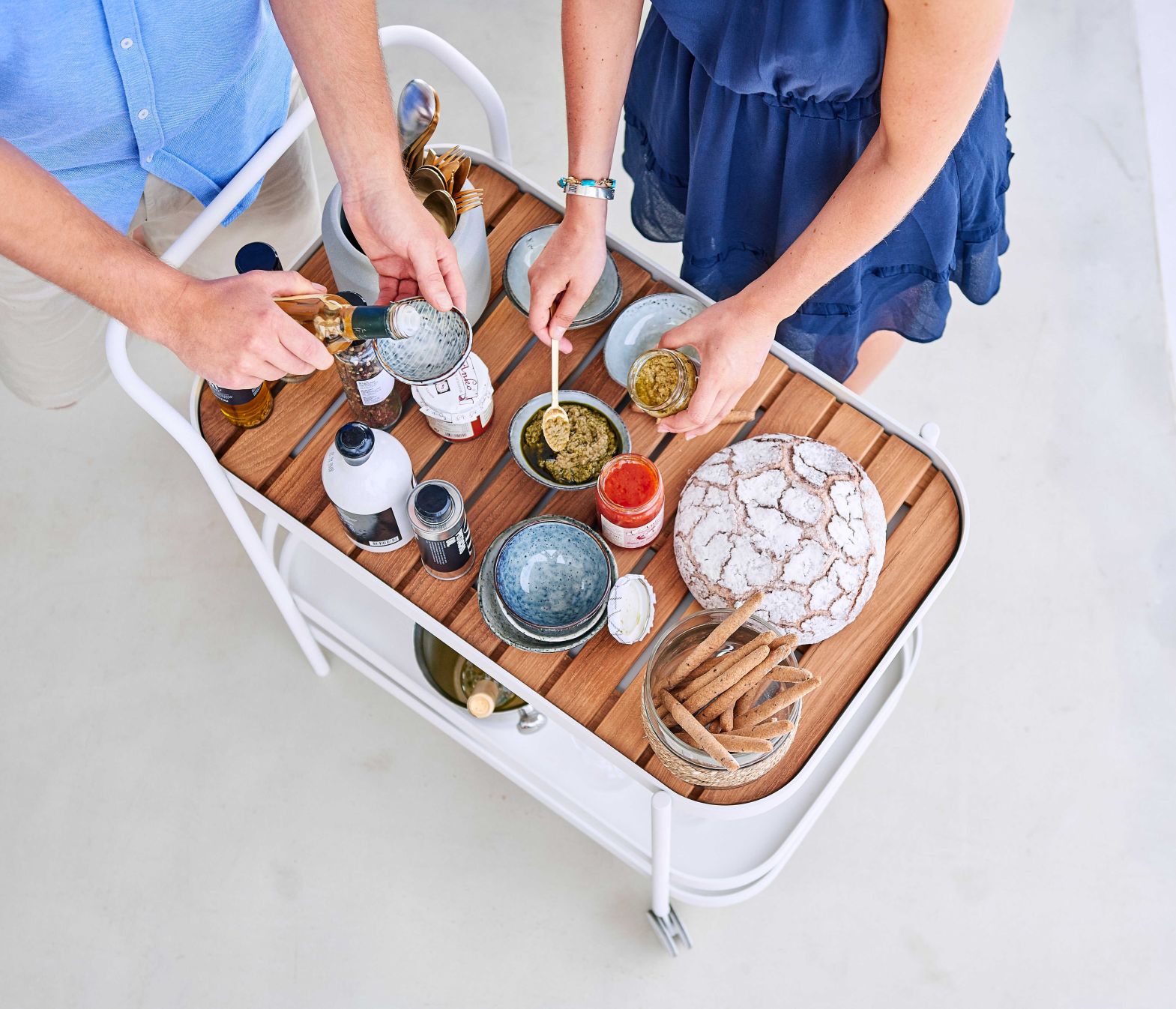 Roll Barwagen Lavagrau Cane-Line