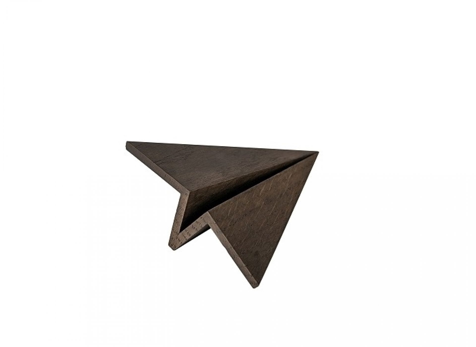 Maverick Paperplane Holzfigur: Detailaufnahme des dunklen Holz-Papierfliegers, handgefertigtes Deko-Objekt für Kinderzimmer.