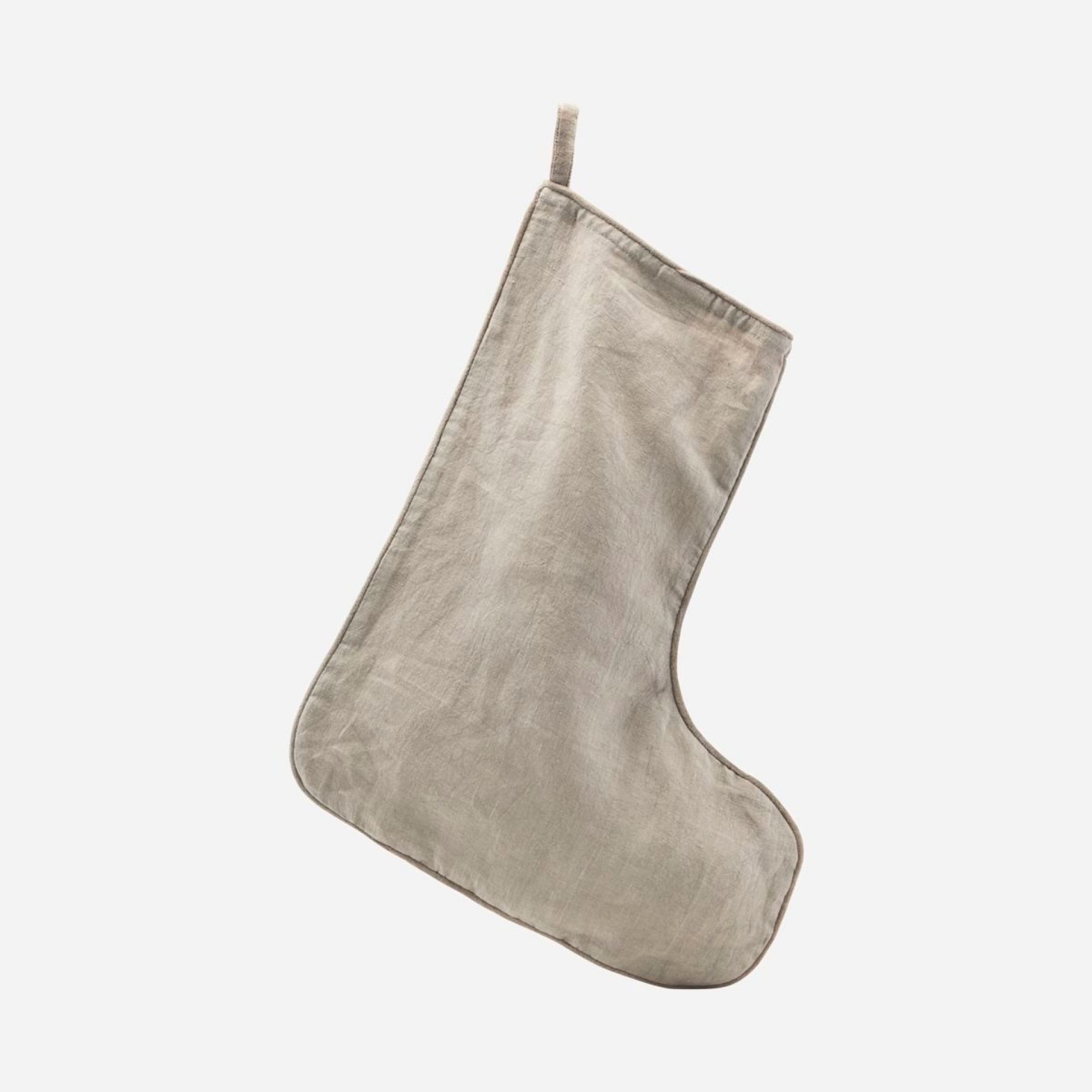 Grauer Weihnachtsstrumpf von House Doctor, EINZELSTÜCK, hängend, festliche Dekoration für Weihnachten.