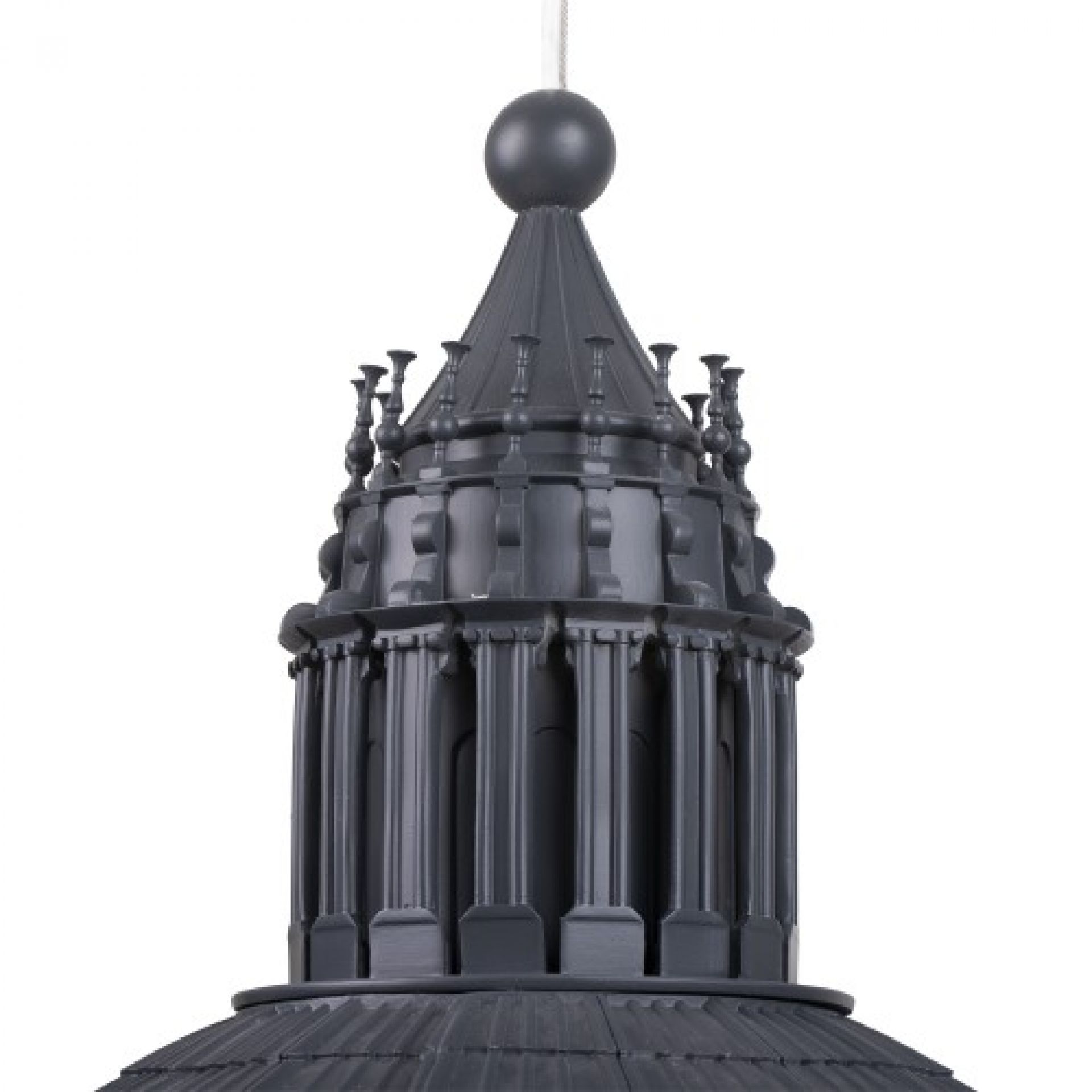 Detailaufnahme der grauen Cupolone Pendelleuchte von Seletti, eine moderne Designlampe im Kuppel-Stil.