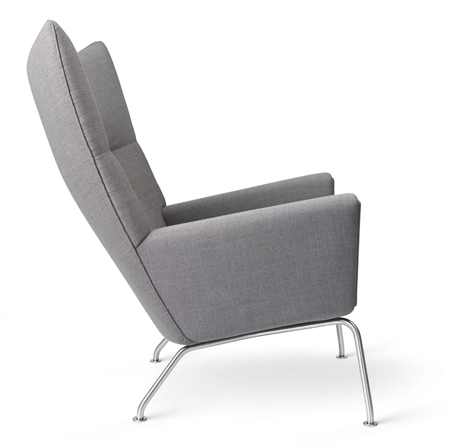 Grauer CH445 Wing Chair von Carl Hansen & Søn mit Stahlbeinen, seitliche Ansicht.