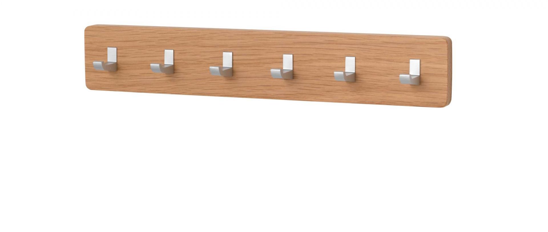 Schönbuch Key Bar Schlüsselhakenleiste aus hellem Holz mit sechs silbernen Haken für Schlüssel und mehr.