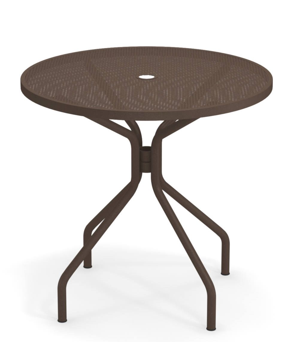Brauner, runder Cambi Tisch von Emu für den Außenbereich mit Loch für Sonnenschirm.