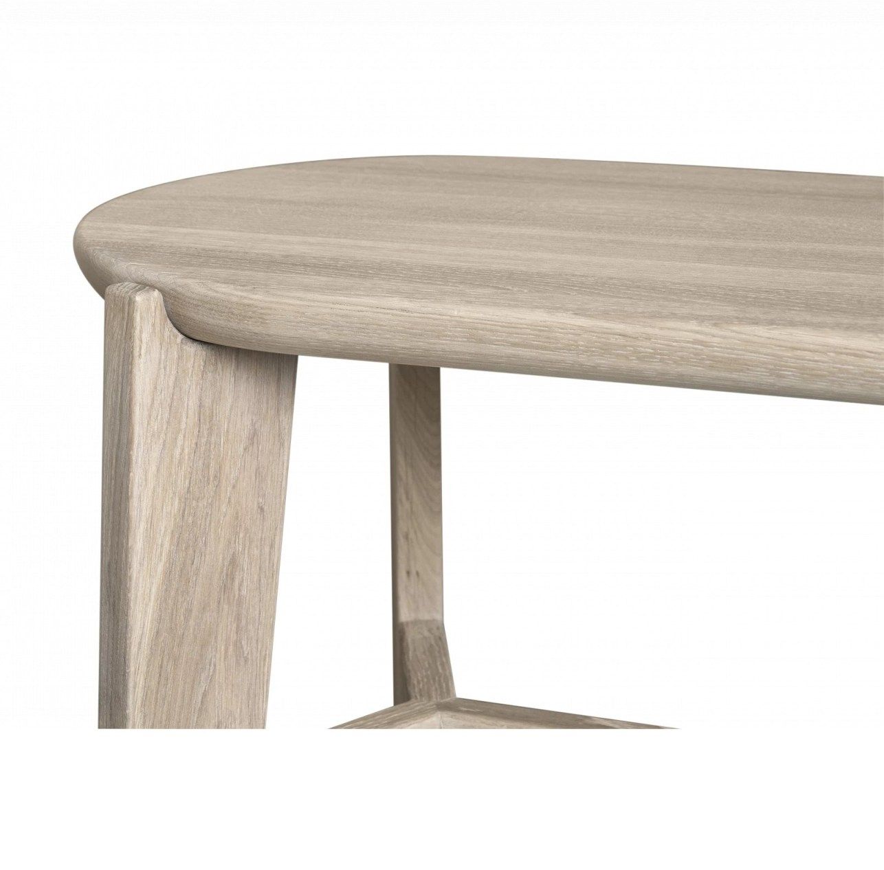 Detailaufnahme des Blomus Eli Barhockers: Holzstruktur, helles Holz, modernes Design.