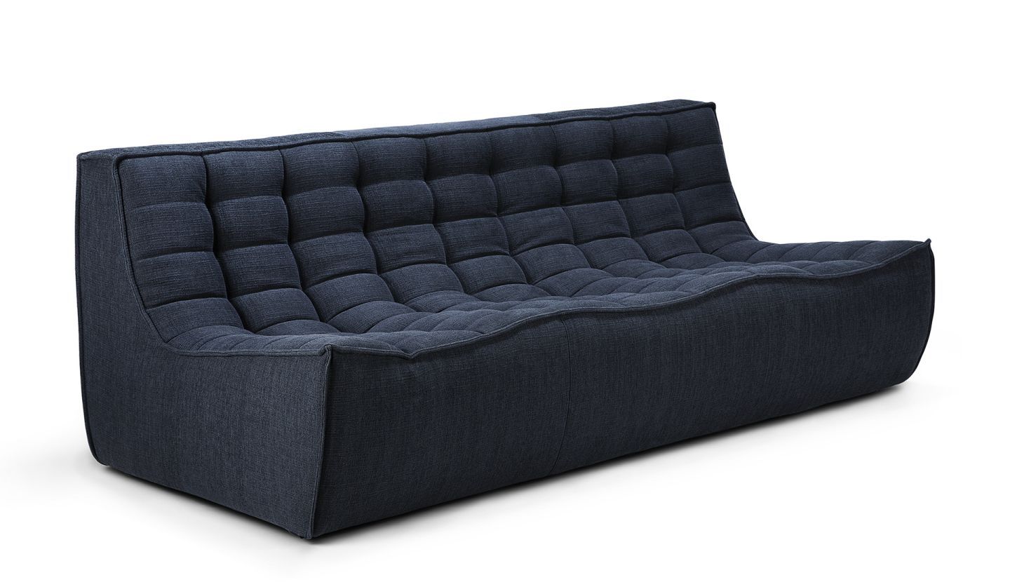 N701 Sofa von Ethnicraft, 3-Sitzer in Graphit, modernes Design mit gesteppter Oberfläche.