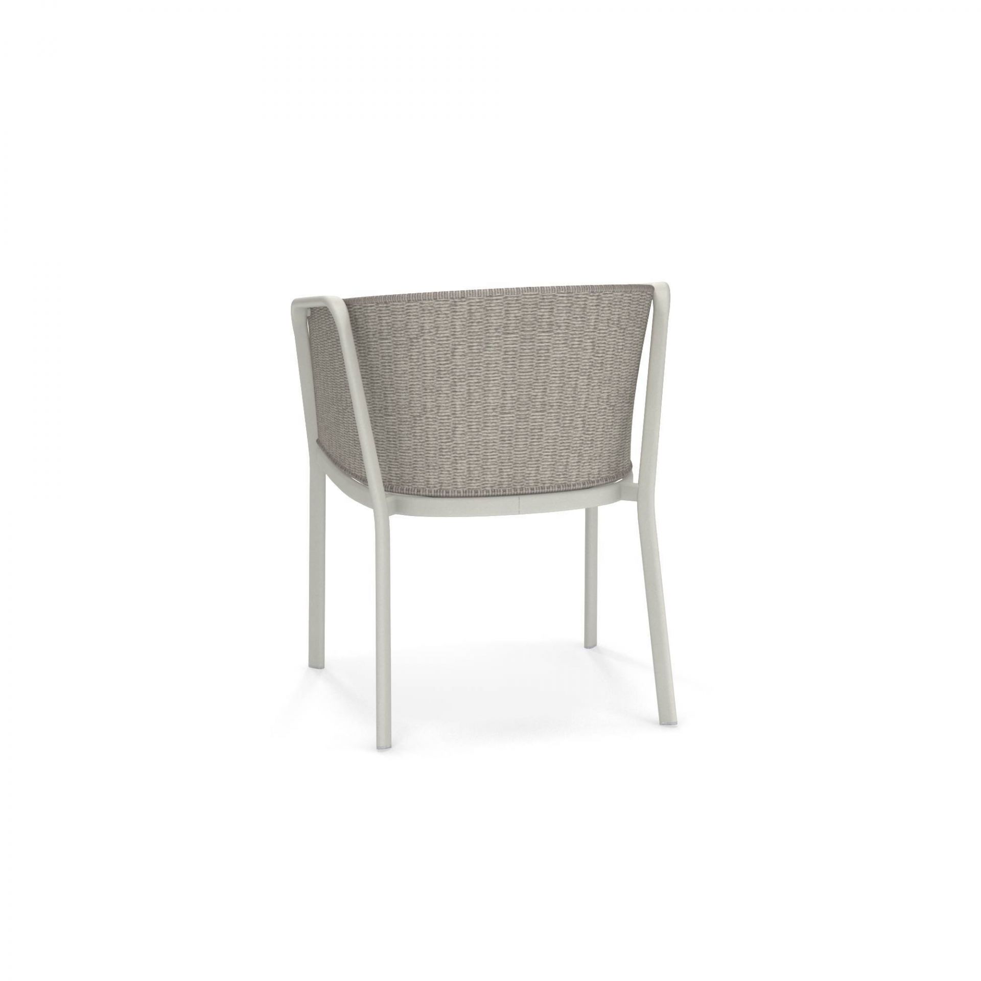 Rückansicht des weißen Emu Carousel Armlehnstuhls mit Melange Ivory Sitzfläche für den Außenbereich.