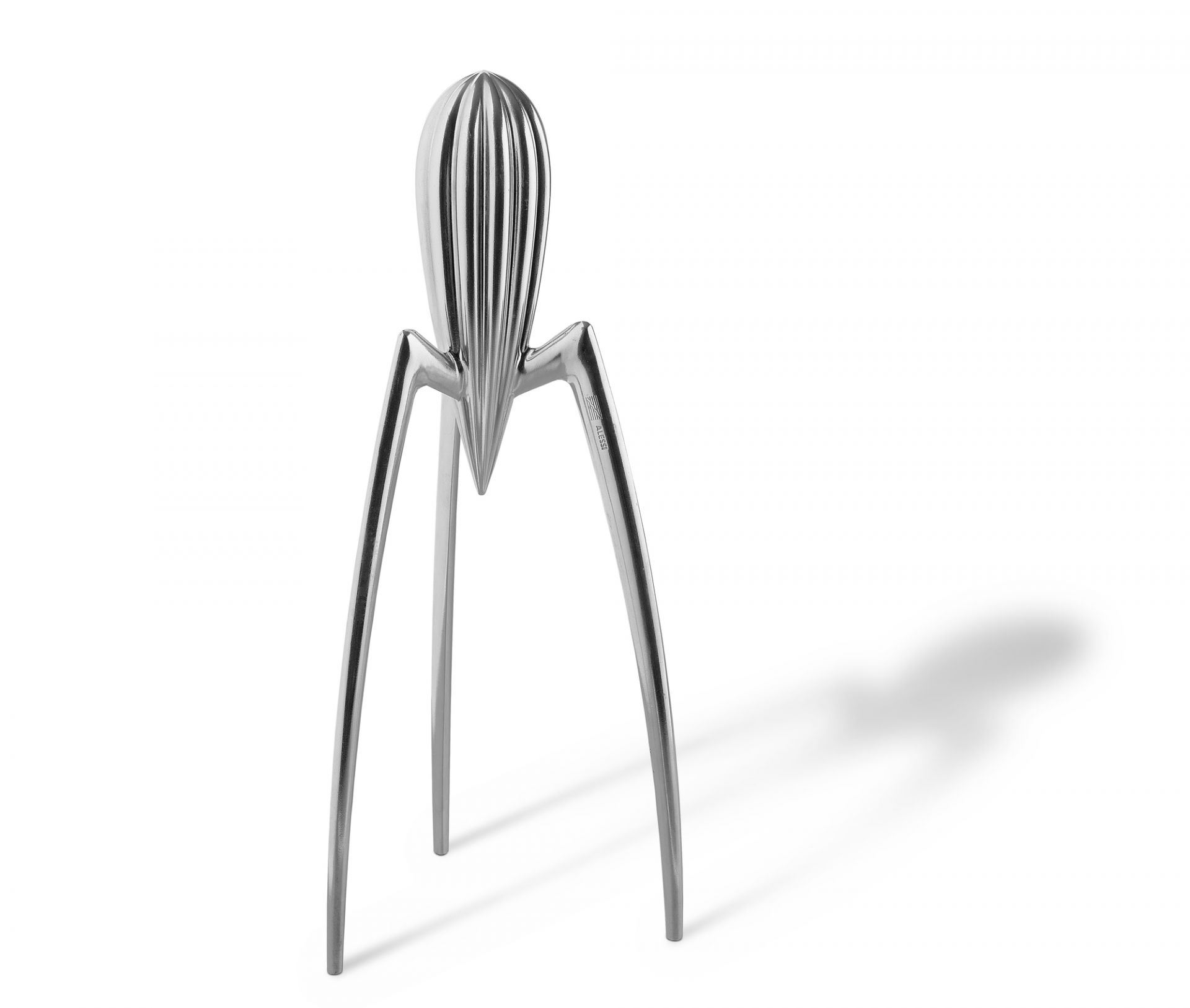 Silberne Alessi Zitronenpresse Juicy Salif mit drei Beinen und spitzem Presskegel.
