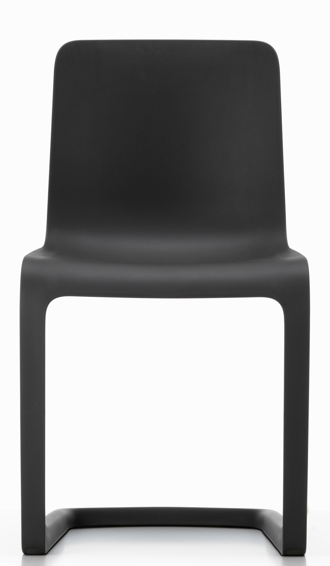 Schwarzer Evo-C Stuhl von Vitra, Frontansicht. Moderner Designstuhl für Esszimmer und Büro.