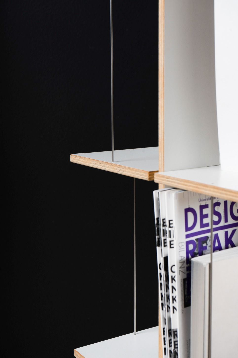 Buchstabler Bücherturm, DVD-Regal Nils Holger Moormann