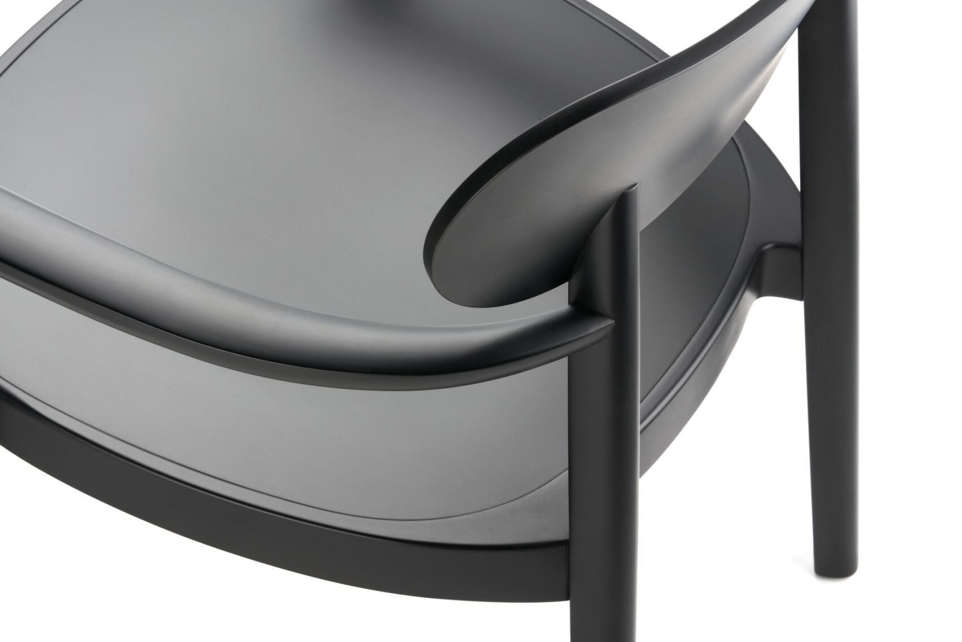 Holzsessel mit Armlehnen 119 MF Thonet