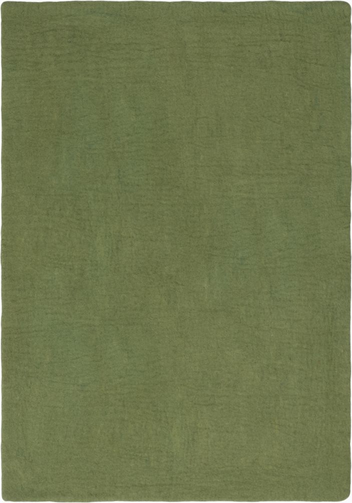 Grüner, rechteckiger Filzteppich (180x260 cm) von myfelt. Moderner Teppich aus Filz für Wohnzimmer und Schlafzimmer.