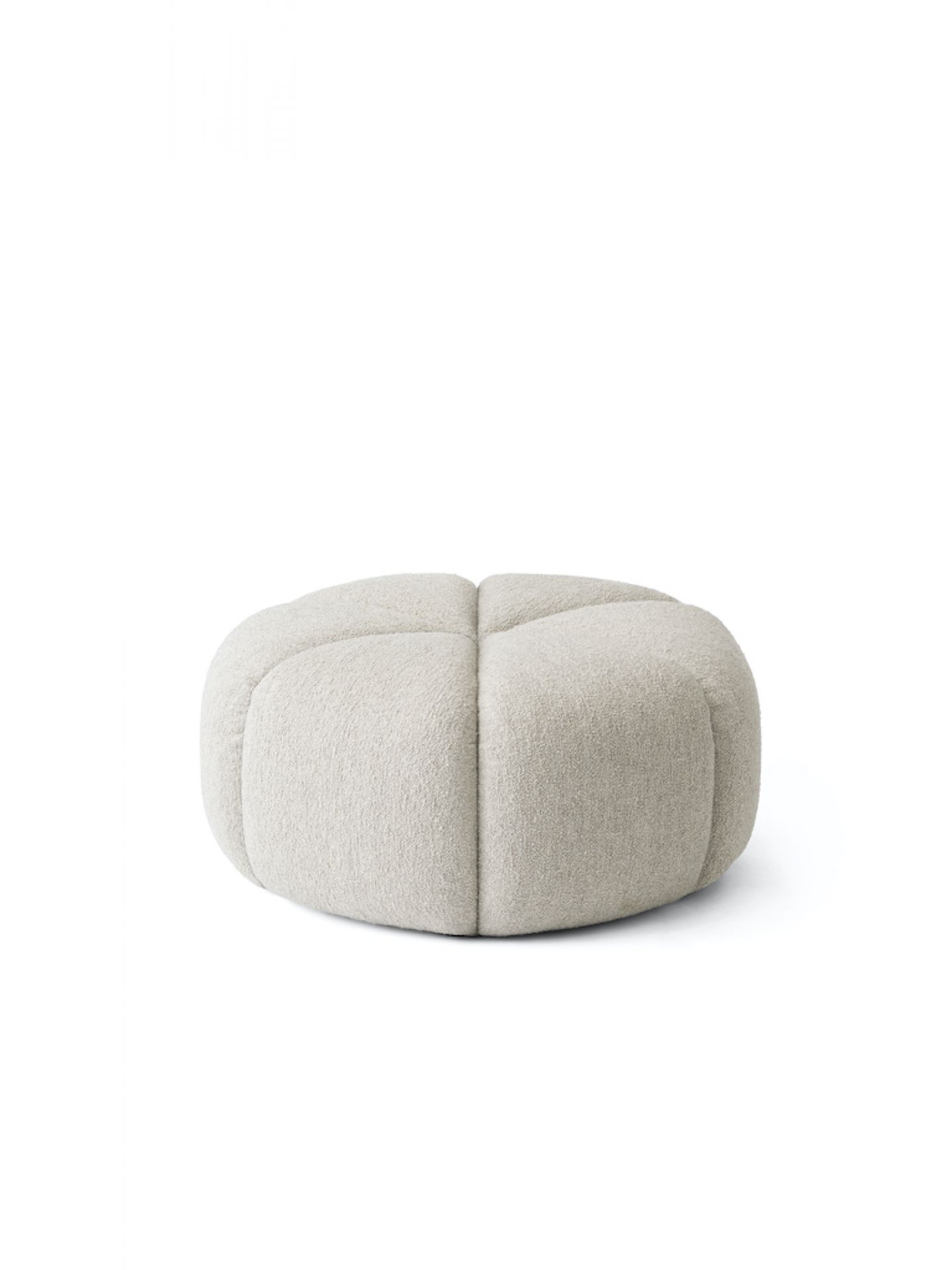 Off White Vipp Pouf Hocker aus weichem Stoff, ideal als Sitzgelegenheit oder Fußhocker.