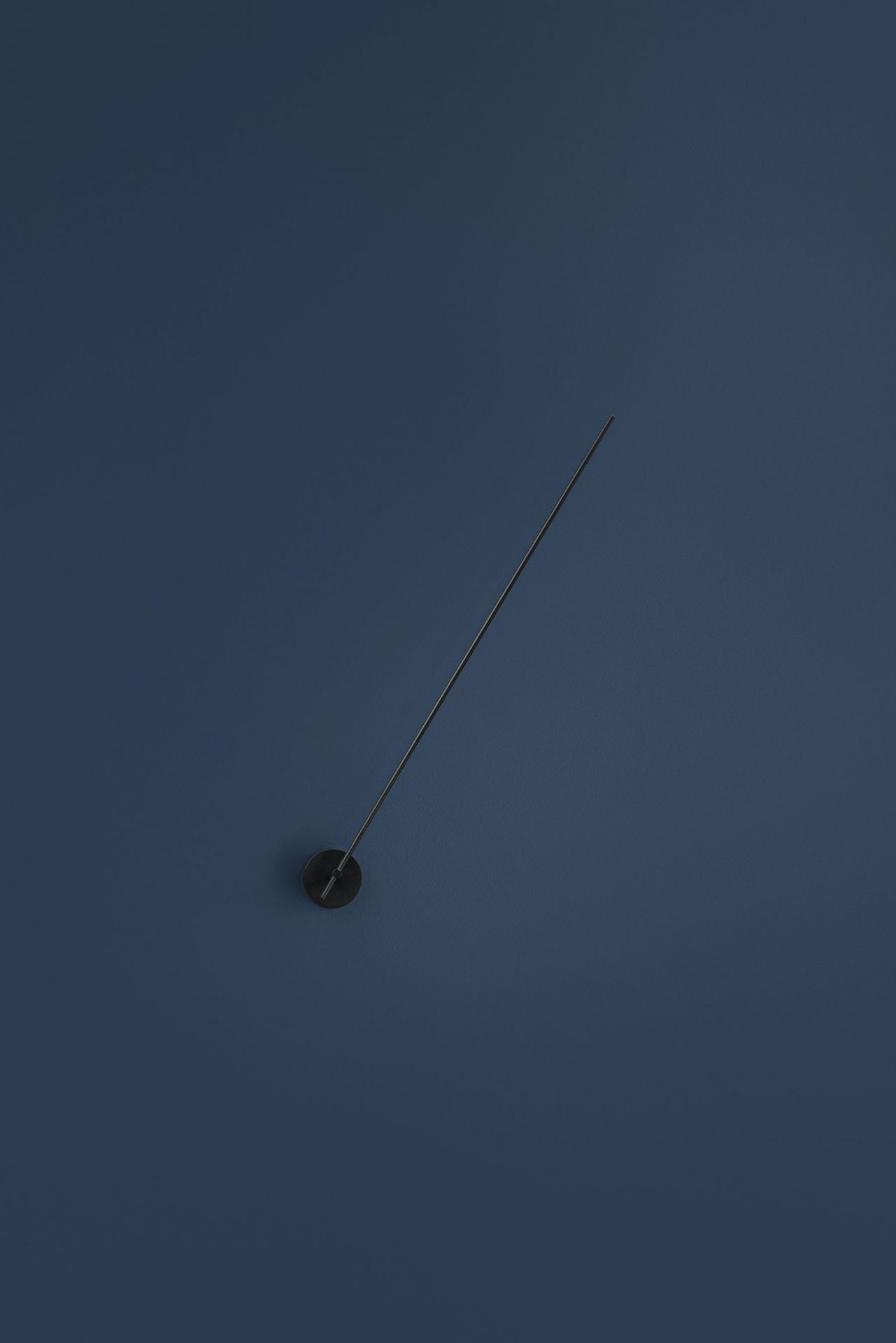 Minimalistische Light Stick Wandleuchte von Catellani & Smith, modernes Design für indirekte Beleuchtung.