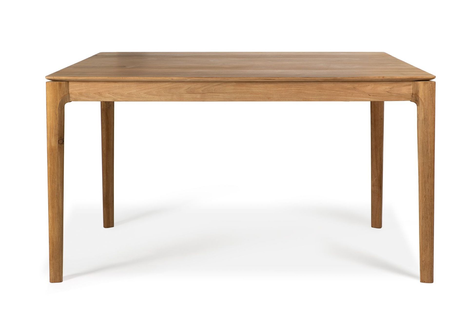 Quadratischer Bok Teak Tisch von Ethnicraft, Esstisch aus massivem Teakholz mit schlichtem Design.