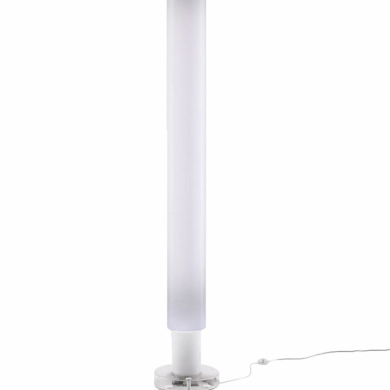 Metacolor Stehleuchte von Artemide: Moderne, zylindrische Stehlampe mit weißem Diffusor für stimmungsvolle Beleuchtung.