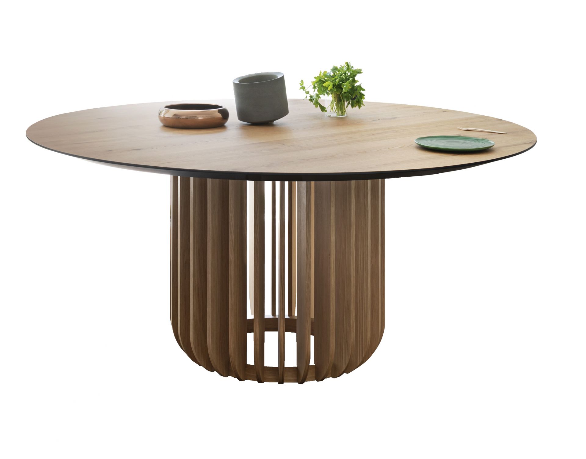 Juice Tisch von Miniforms: Runder Esstisch aus Holz mit außergewöhnlichem, geripptem Untergestell.