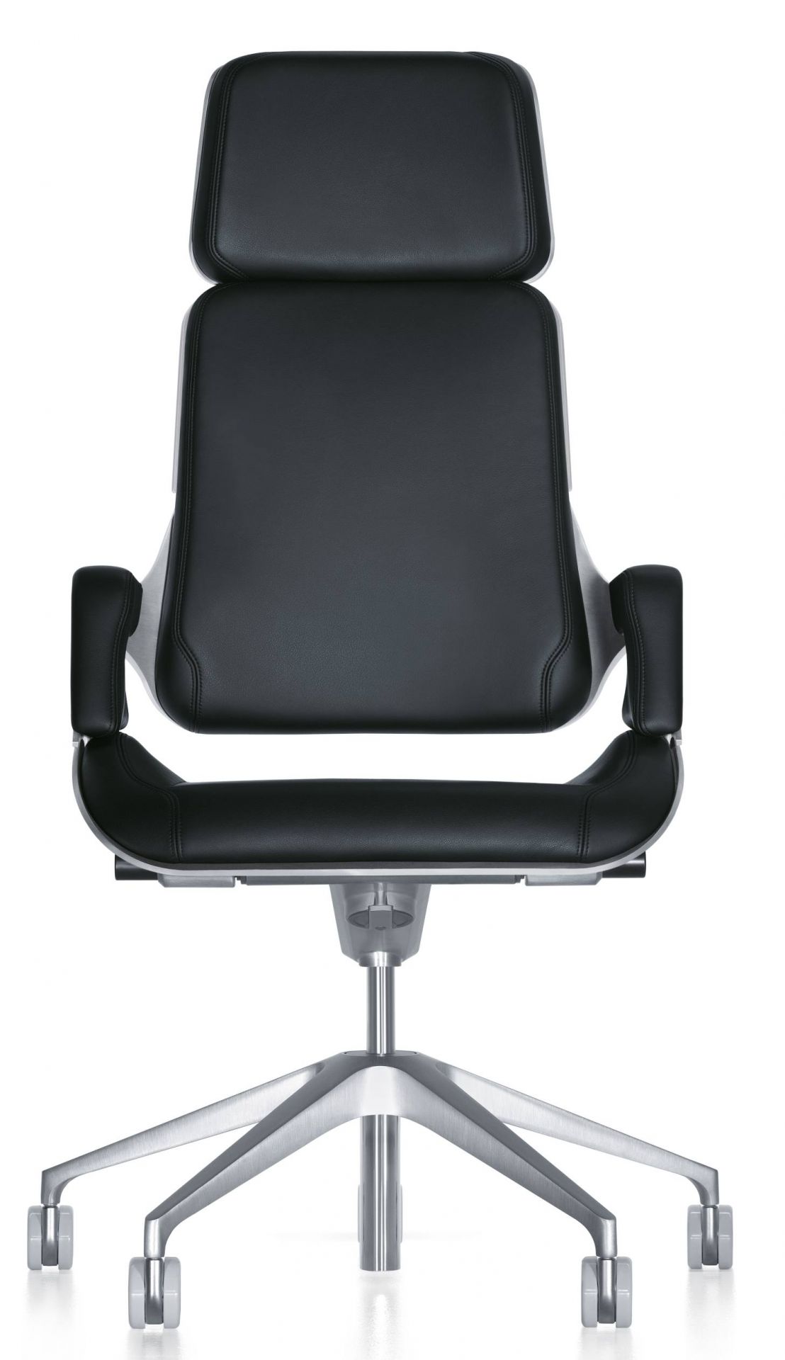 Schwarzer Interstuhl Bürodrehstuhl Silver SV11P mit hoher Rückenlehne und silberfarbenem Fußkreuz. Ergonomischer Chefsessel für das Büro.