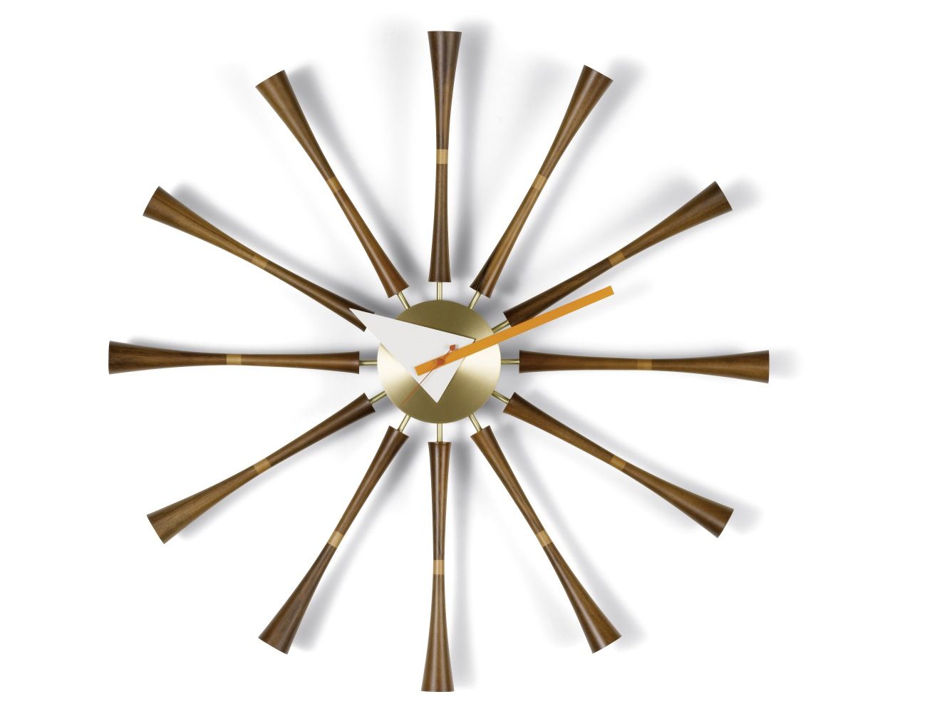 Vitra Spindle Clock Wanduhr mit Holzstäben und goldenem Ziffernblatt, modernes Design.