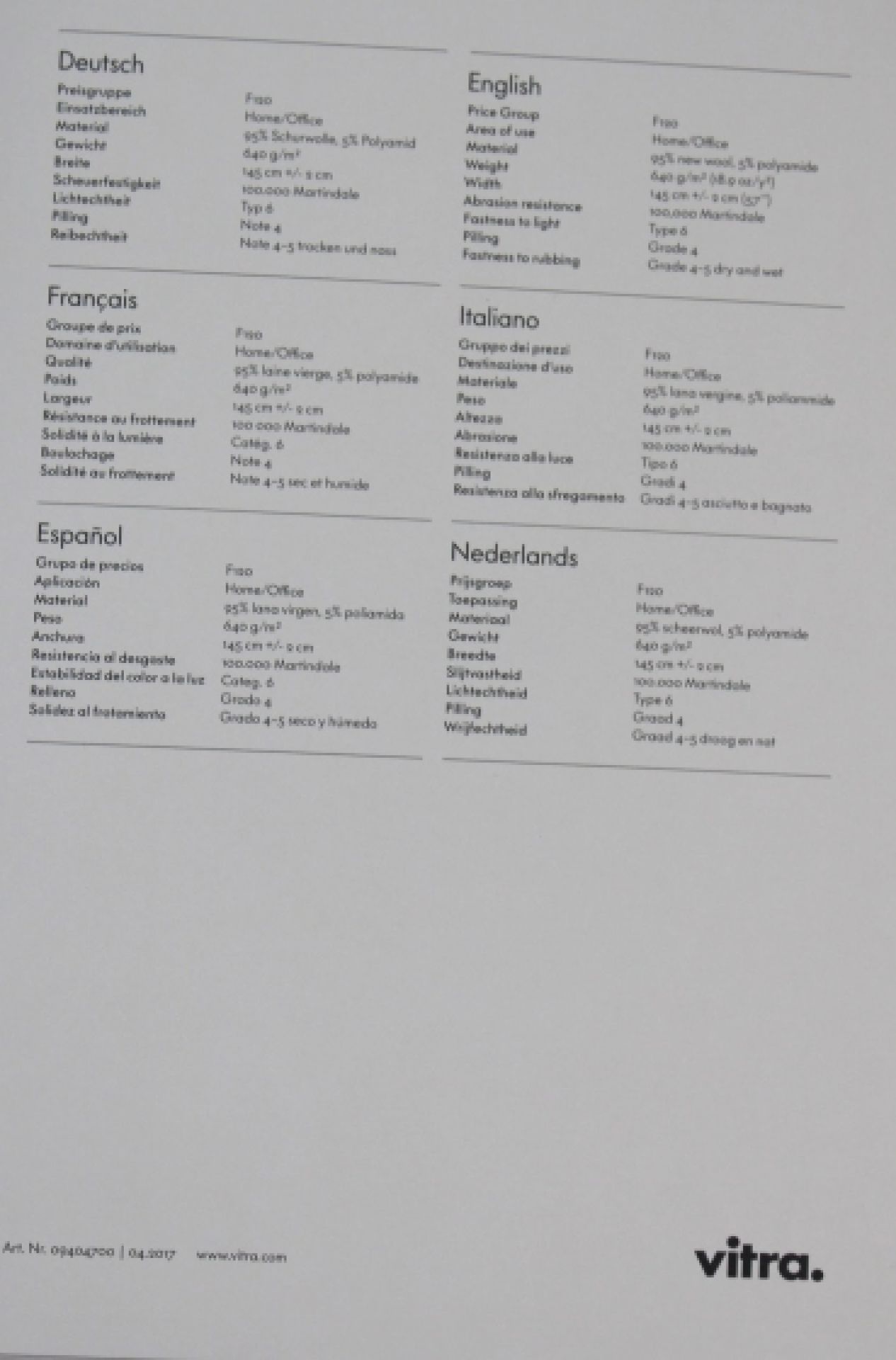 Detailansicht der Vitra Credo Stoffmusterkarte mit technischen Daten und Materialzusammensetzung.