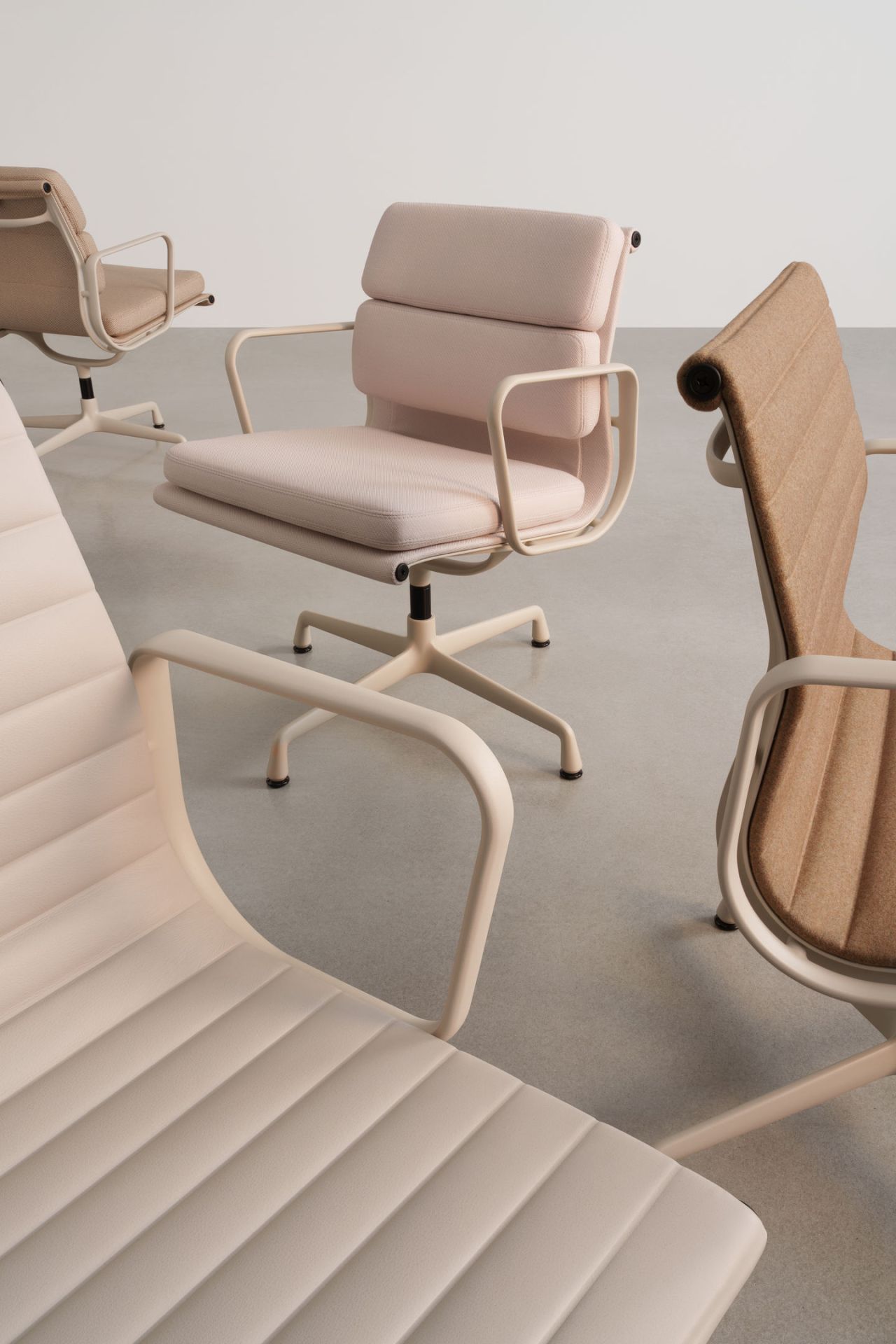 Soft Pad Chair EA208 / EA 208 Sessel Vitra