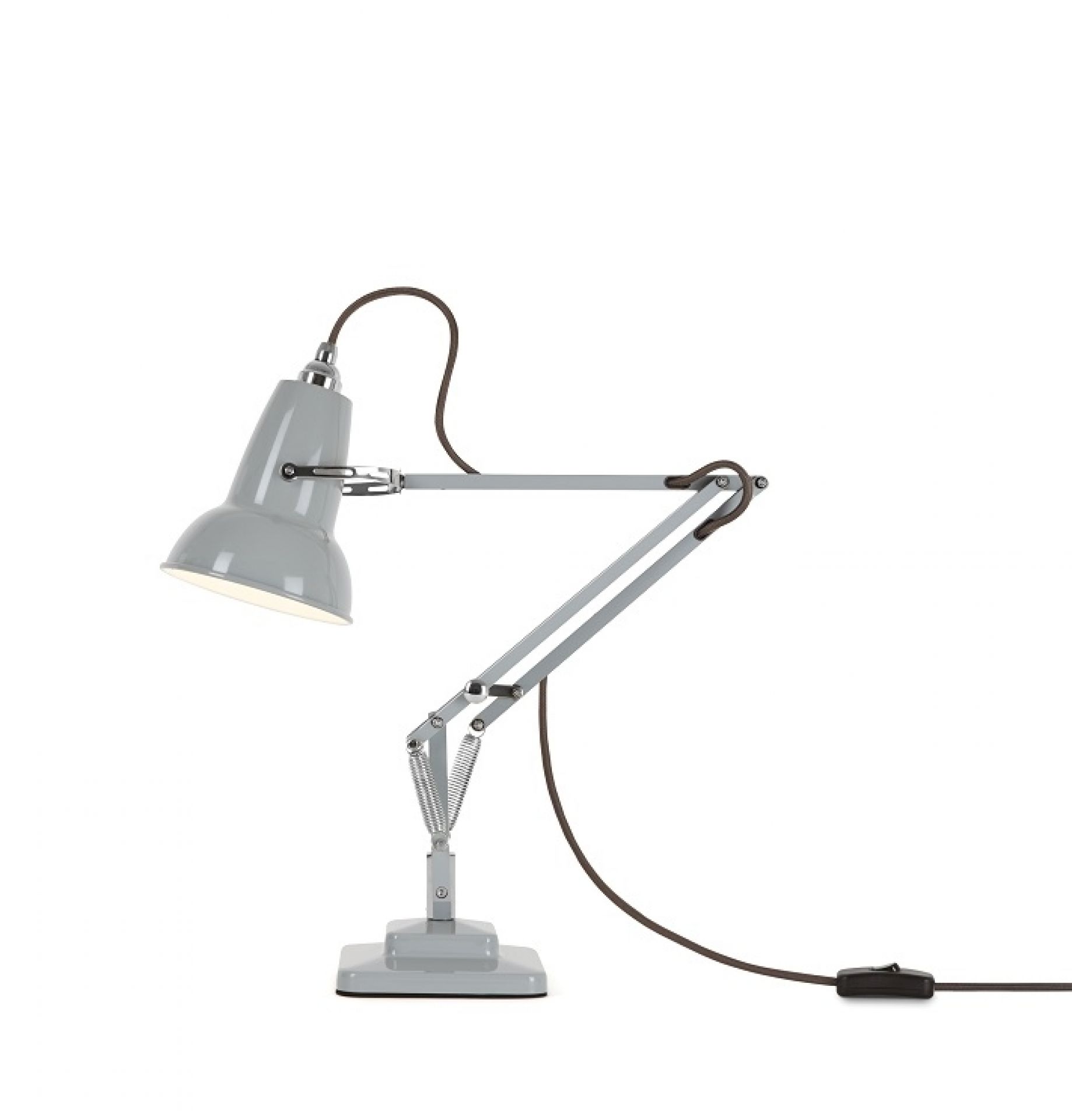 Graue Anglepoise Original 1227 Mini Tischleuchte mit verstellbarem Arm und braunem Kabel.