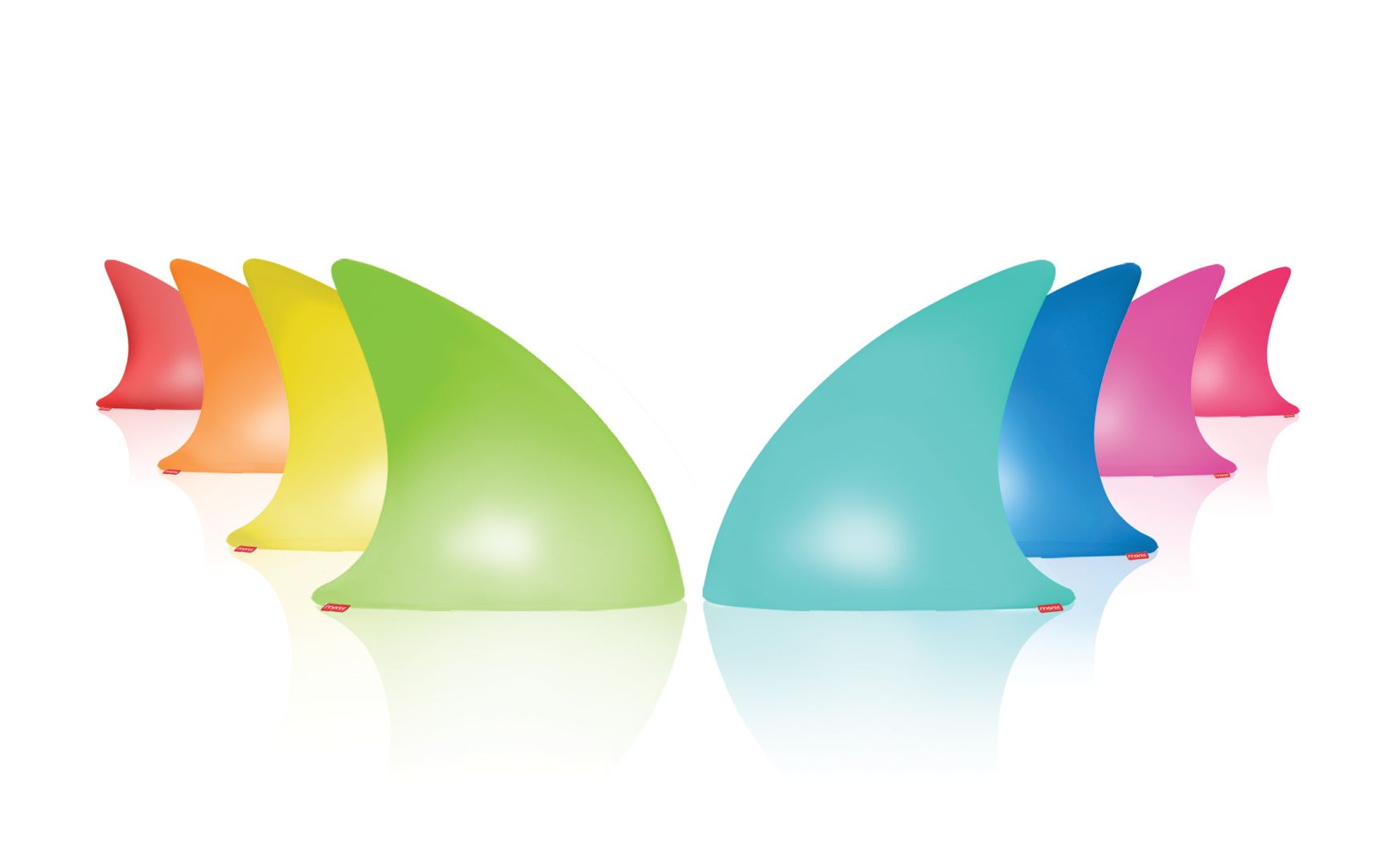 Mehrfarbige Shark Haifischflossen Bodenleuchten von Moree, LED Outdoor Leuchten für Garten und Terrasse.