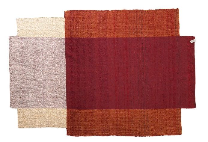 Nobsa Teppich in Rumba-Rot und Ocker-Creme, ein gewebter Teppich für Wohnräume.