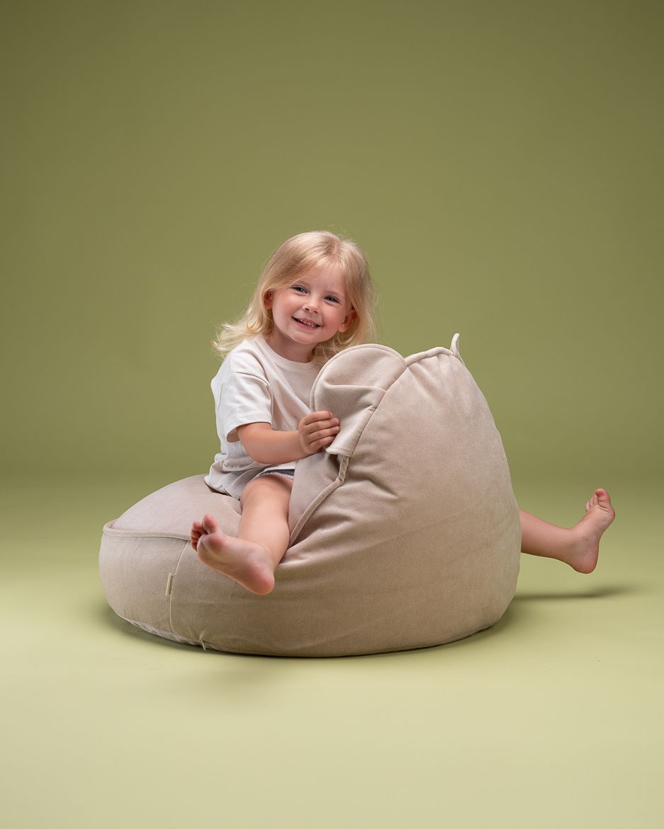 Teddy Kindersitzsack Samt staubiges Beige Wigiwama