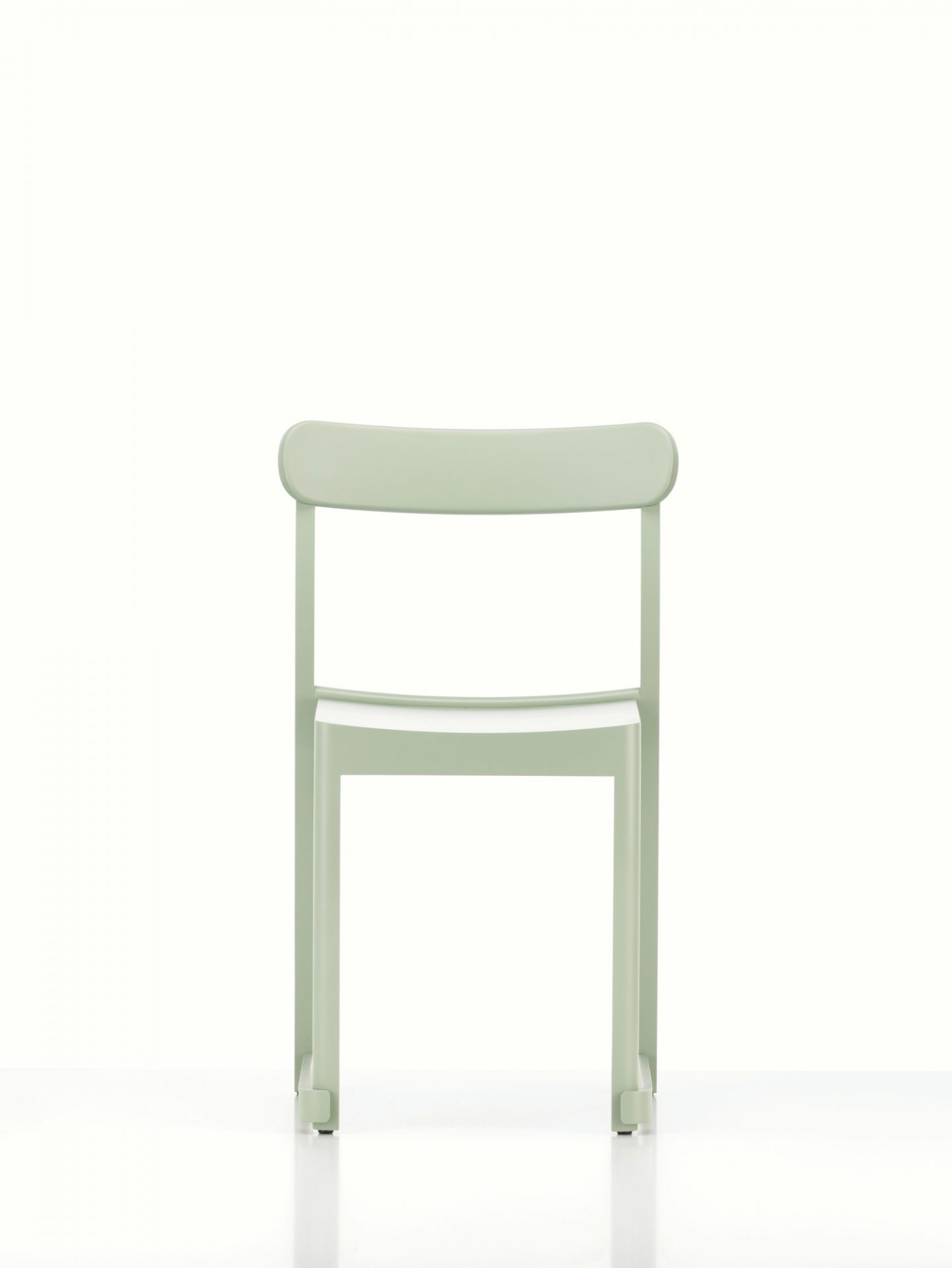 Atelier Chair Stuhl von Artek, Buche grün lackiert, minimalistisches Design für Esszimmer und Büro.