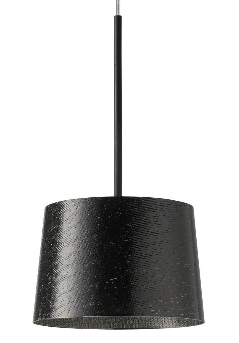 Schwarze Twiggy Pendelleuchte von Foscarini mit konischem Lampenschirm und filigraner Oberflächenstruktur für moderne Innenräume.