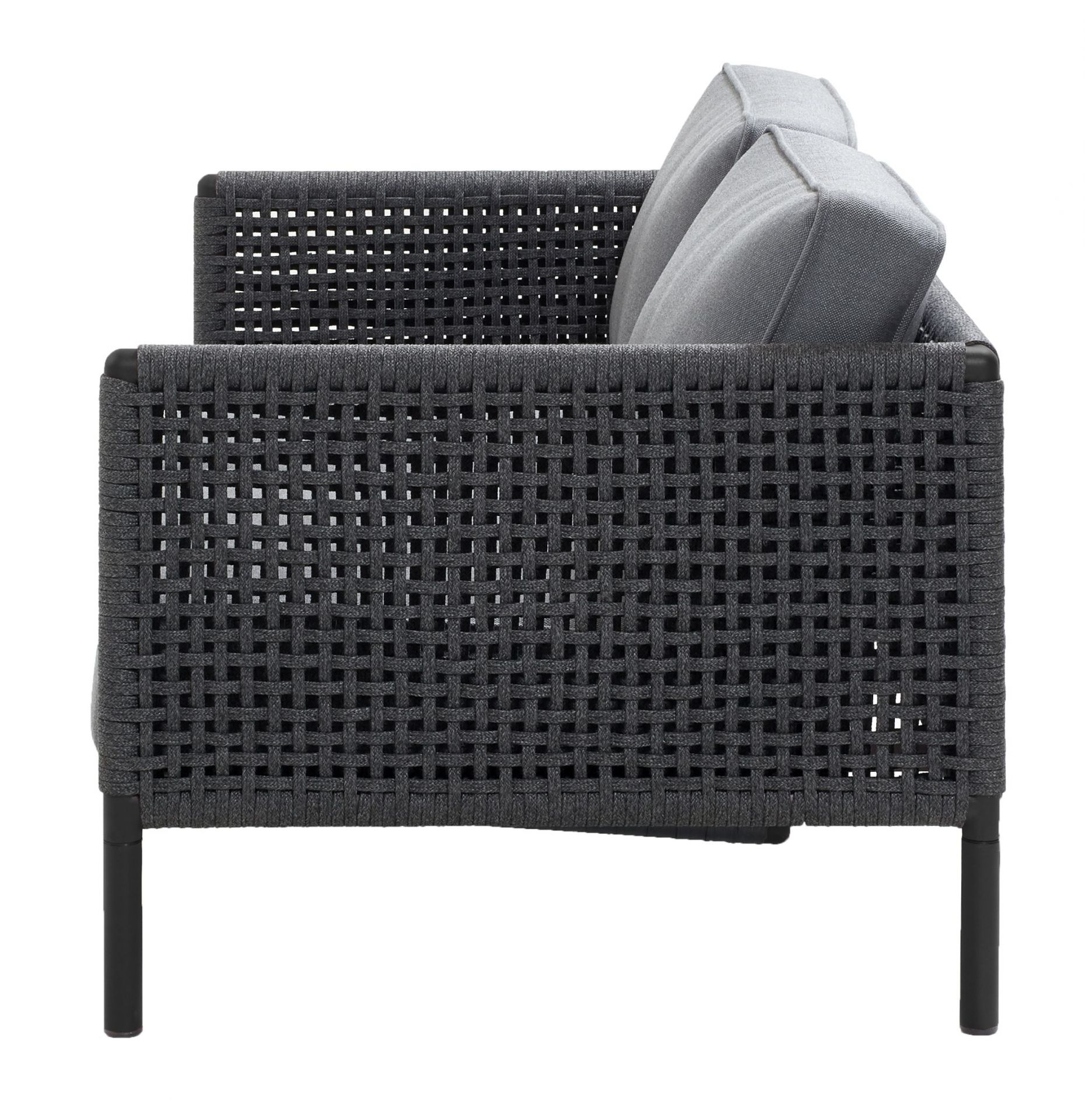 Encore Sofa 2-Sitzer Cane-Line: Graues Outdoor-Sofa mit AirTouch Kissen, seitliche Ansicht. Gartenmöbel für Terrasse.